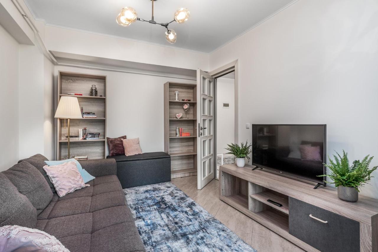 Dreamgarden Airport Apartment & Secure Parking & Airport Shuttle Iasi Exteriör bild